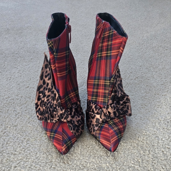 Torrid x Betsey Johnson Plaid and Leopard Print Bow Bootie Size 8 Wide - Picture 2 of 9